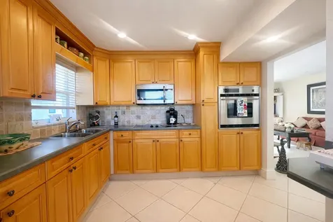 20 Colonial Club Drive Boynton Beach FL 33435
