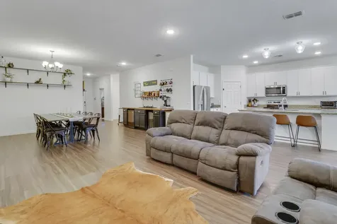 1302 Se Naples Lane Port Saint Lucie FL 34983