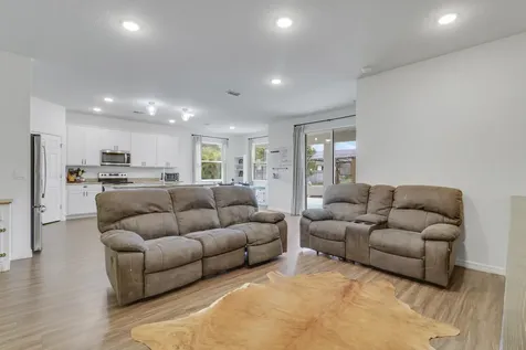 1302 Se Naples Lane Port Saint Lucie FL 34983