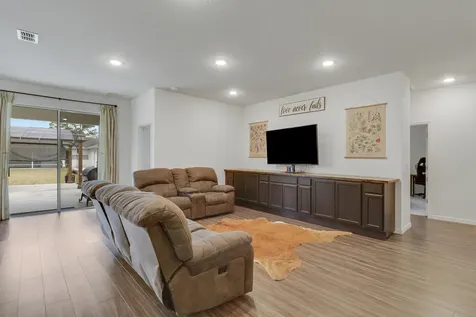 1302 Se Naples Lane Port Saint Lucie FL 34983