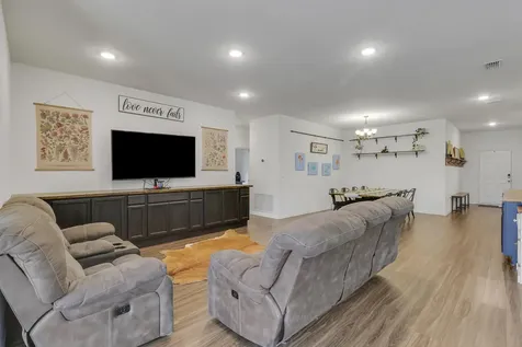 1302 Se Naples Lane Port Saint Lucie FL 34983