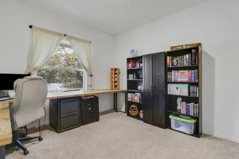 1302 Se Naples Lane Port Saint Lucie FL 34983