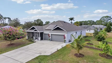 1302 Se Naples Lane Port Saint Lucie FL 34983