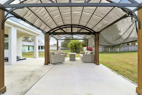 1302 Se Naples Lane Port Saint Lucie FL 34983