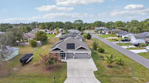 1302 Se Naples Lane Port Saint Lucie FL 34983