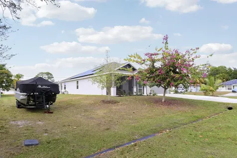 1302 Se Naples Lane Port Saint Lucie FL 34983