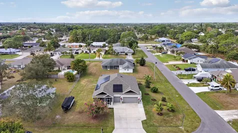 1302 Se Naples Lane Port Saint Lucie FL 34983