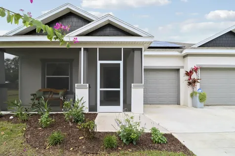 1302 Se Naples Lane Port Saint Lucie FL 34983