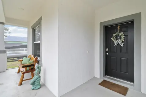 1302 Se Naples Lane Port Saint Lucie FL 34983