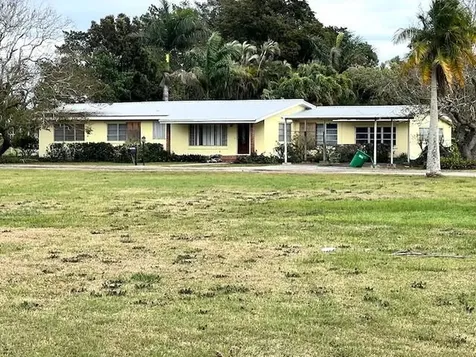 2316 Bacom Point Road Pahokee FL 33476