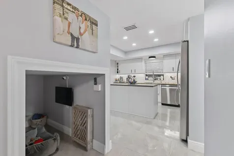 400 Sw 28th Avenue Delray Beach FL 33445