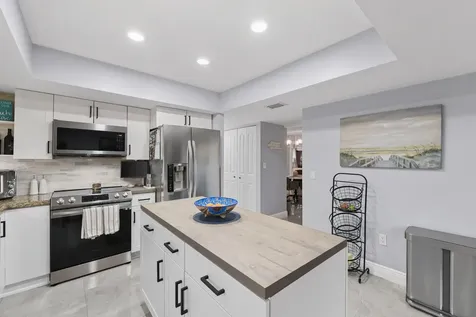 400 Sw 28th Avenue Delray Beach FL 33445