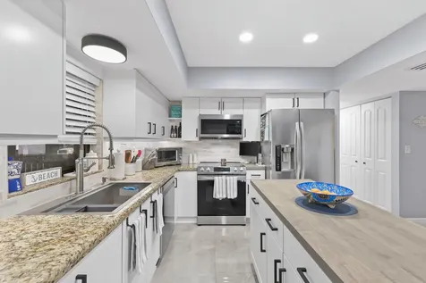 400 Sw 28th Avenue Delray Beach FL 33445