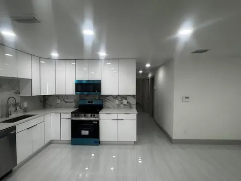 3104 Evergreen Palm Springs FL 33461