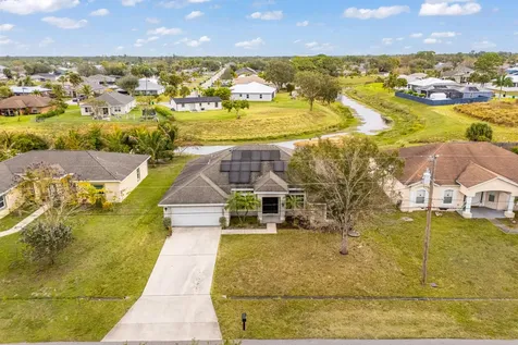 1401 Sw Bougainvillea Avenue Port Saint Lucie FL 34953