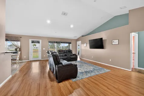 1401 Sw Bougainvillea Avenue Port Saint Lucie FL 34953