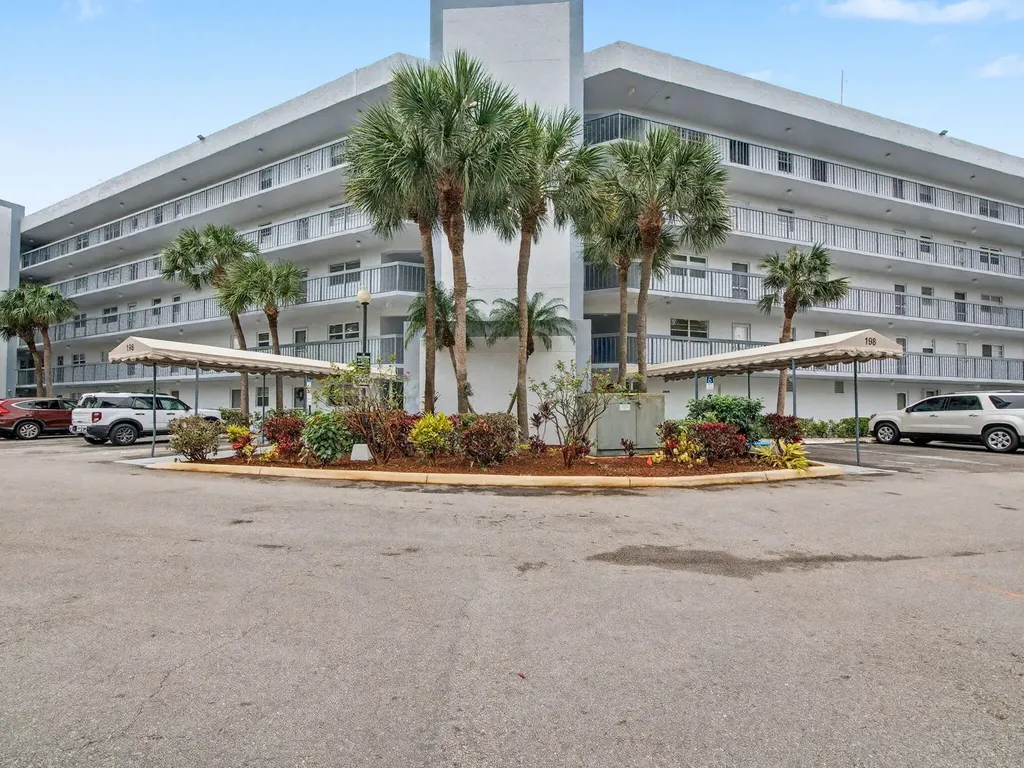 198 Nw 67th Street Boca Raton FL 33487