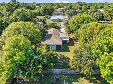 5210 Palm Drive Fort Pierce FL 34982