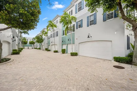 376 W Mallory Circle Delray Beach FL 33483