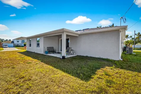 4689 Sw Babylon Street Port Saint Lucie FL 34953