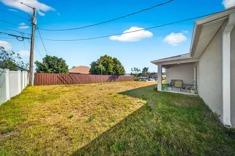 4689 Sw Babylon Street Port Saint Lucie FL 34953