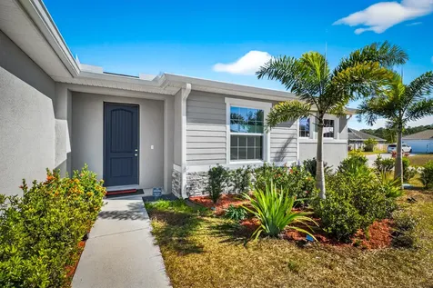 4689 Sw Babylon Street Port Saint Lucie FL 34953