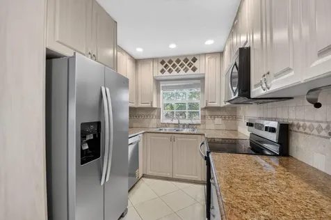 9197 Sw 3rd Street Boca Raton FL 33428