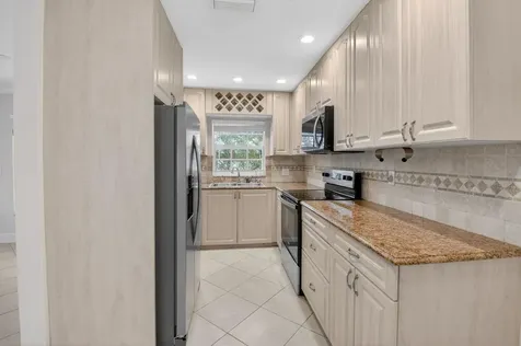 9197 Sw 3rd Street Boca Raton FL 33428