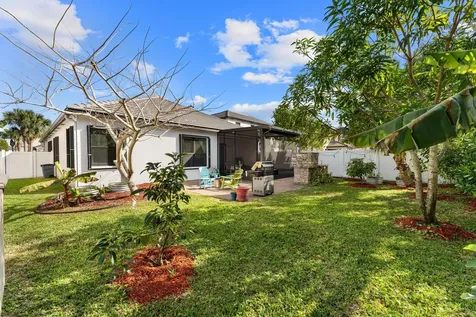 5487 Sandbirch Way Lake Worth FL 33463