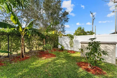 5487 Sandbirch Way Lake Worth FL 33463