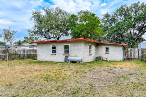 907 N Pine Avenue Green Cove Springs FL 32043