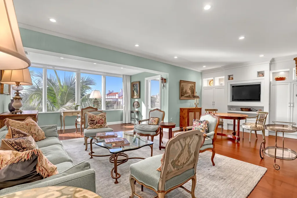 44 Cocoanut Row Palm Beach FL 33480