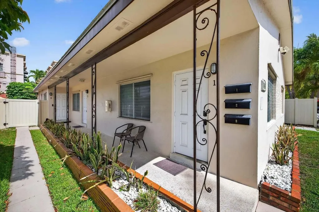 1037 N Victoria Park Road Fort Lauderdale FL 33304