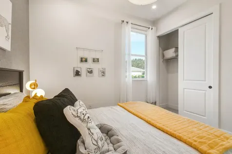 132 Se Via Tirso Port Saint Lucie FL 34952