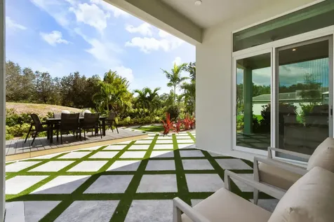 132 Se Via Tirso Port Saint Lucie FL 34952