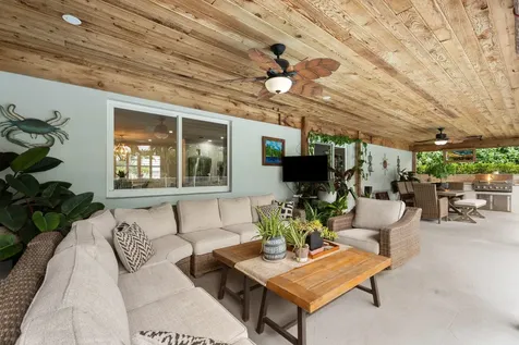 3952 Se Fairway Stuart FL 34997