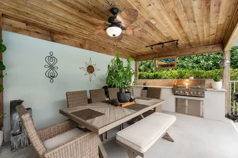 3952 Se Fairway Stuart FL 34997