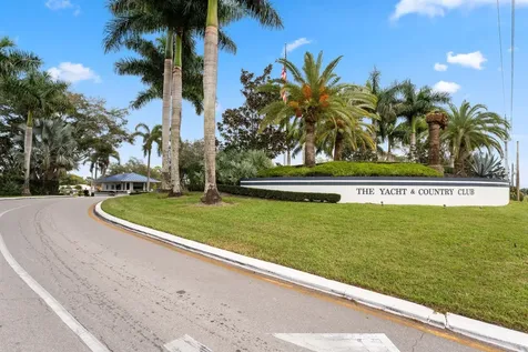 3952 Se Fairway Stuart FL 34997
