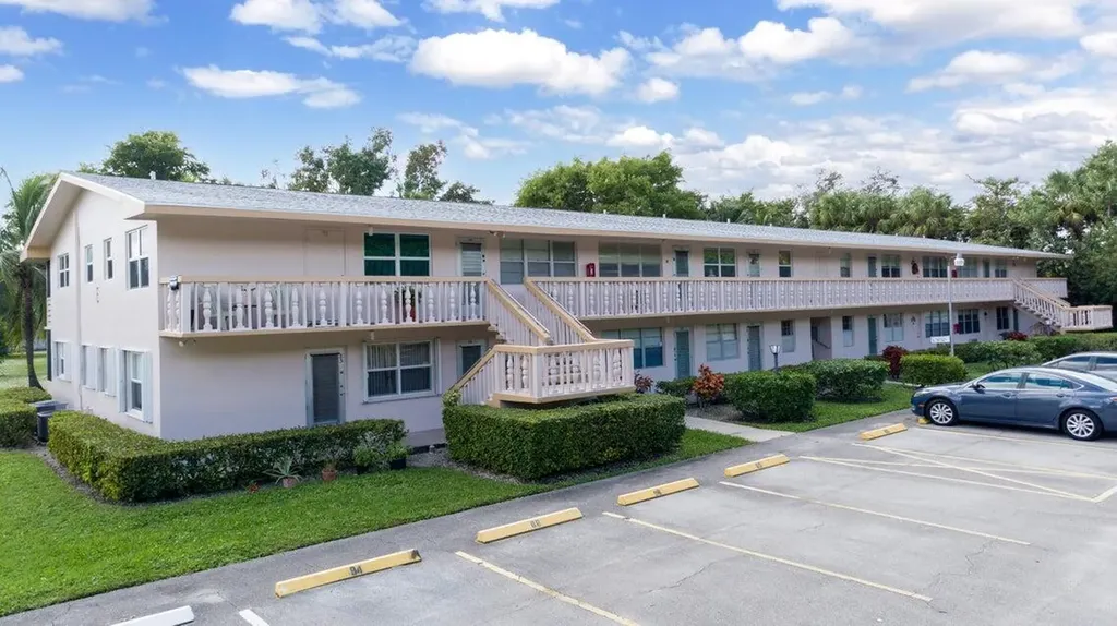 99 Sussex West Palm Beach FL 33417