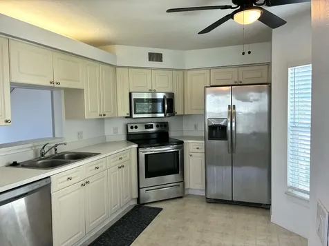1930 Westminster Circle Vero Beach FL 32966