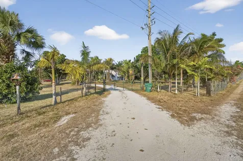 14685 40th Street Loxahatchee Groves FL 33470