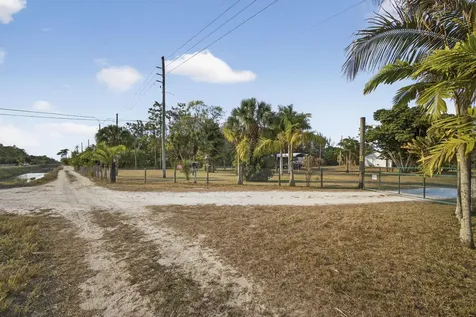 14685 40th Street Loxahatchee Groves FL 33470