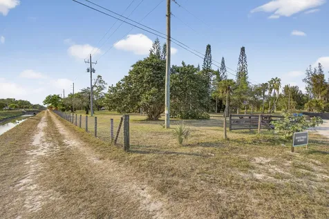 14685 40th Street Loxahatchee Groves FL 33470