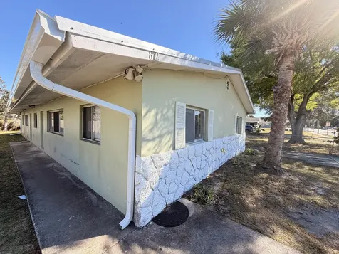 812 N 24th Street Fort Pierce FL 34950