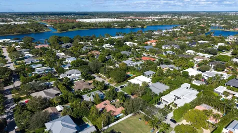 302 Nw 17th Street Delray Beach FL 33444