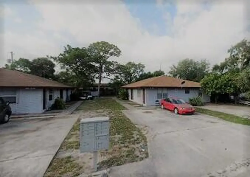 1661 W 27th Street Riviera Beach FL 33404