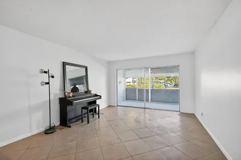200 Waterway Drive Lantana FL 33462