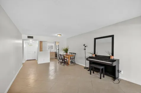 200 Waterway Drive Lantana FL 33462