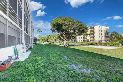 200 Waterway Drive Lantana FL 33462