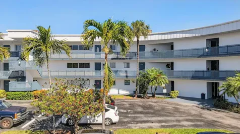 200 Waterway Drive Lantana FL 33462